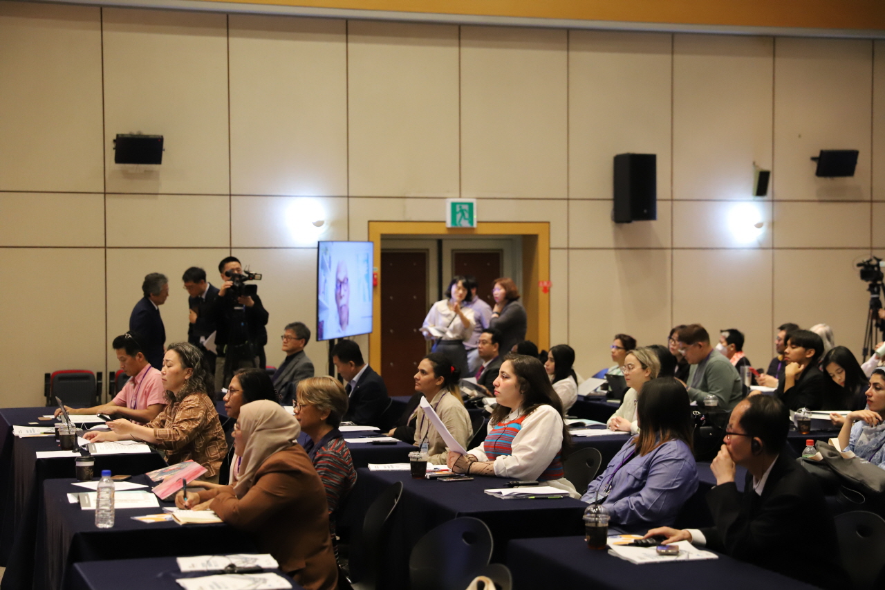 2023 Gwangju Democracy Forum - Day 1 Keynote 1. Democratic Backsliding and Shrinking Civic Space